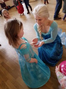 Sofia meets Princess Elsa 