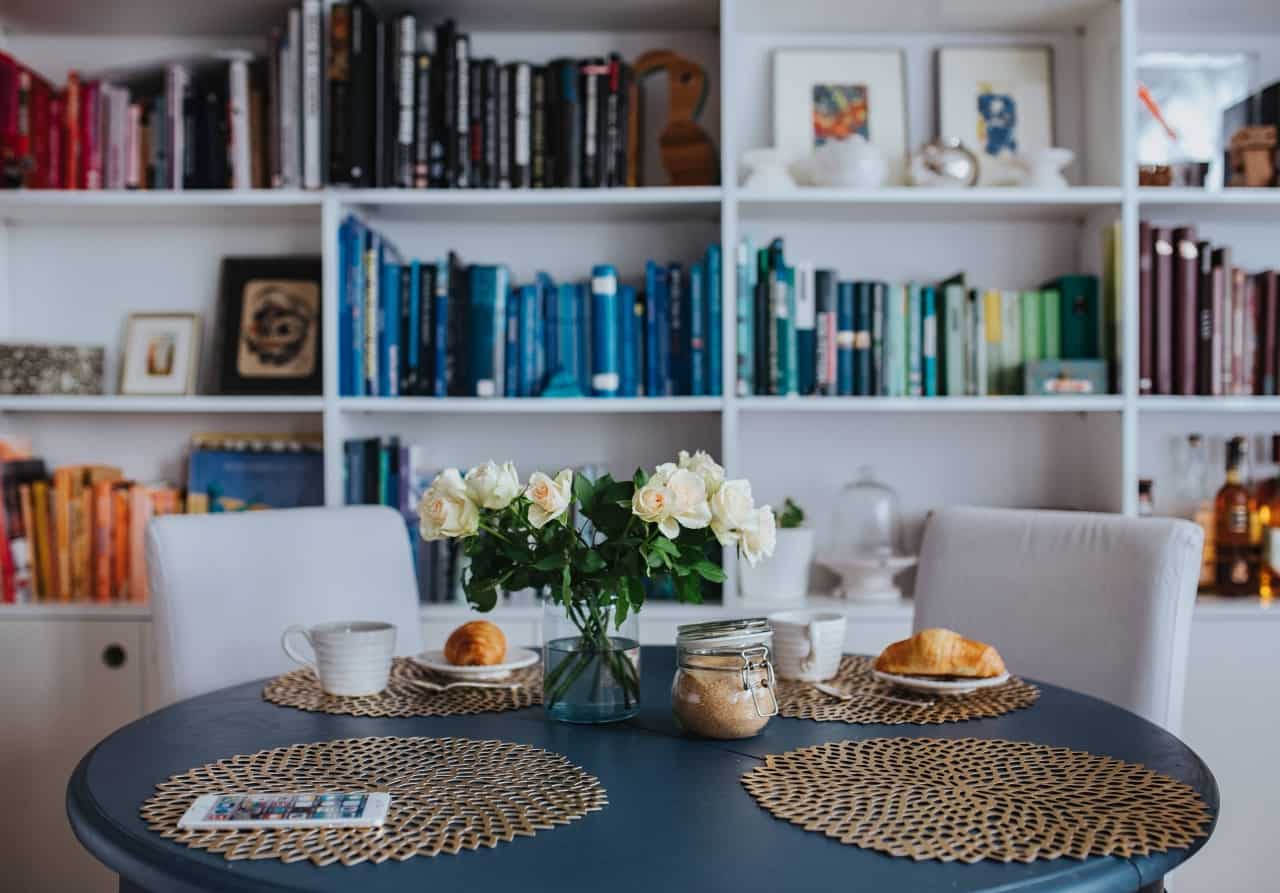 breakfast table interiors