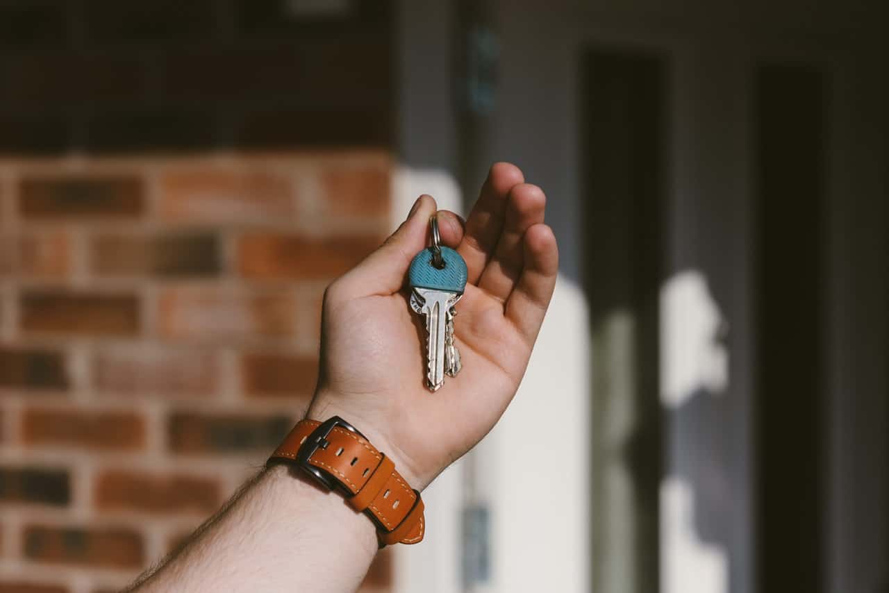 keys in hand