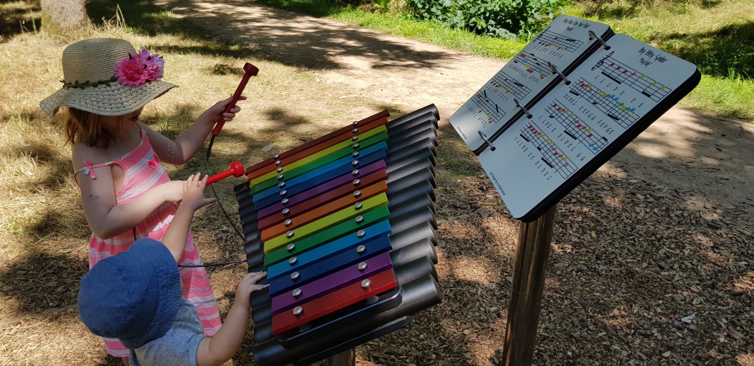 kids playing instruments at Hilliers Gardens